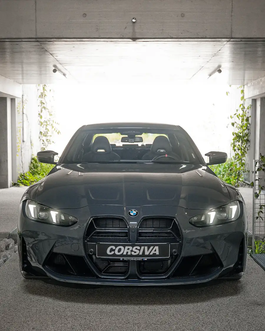 BMW M3 Competition préparée dans un box Corsiva